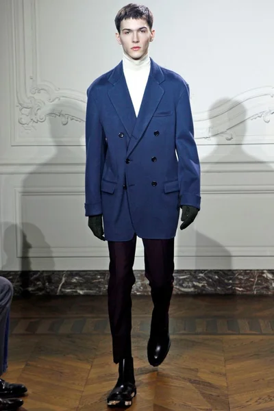 Look 17